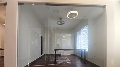 frameless partition glass Photo